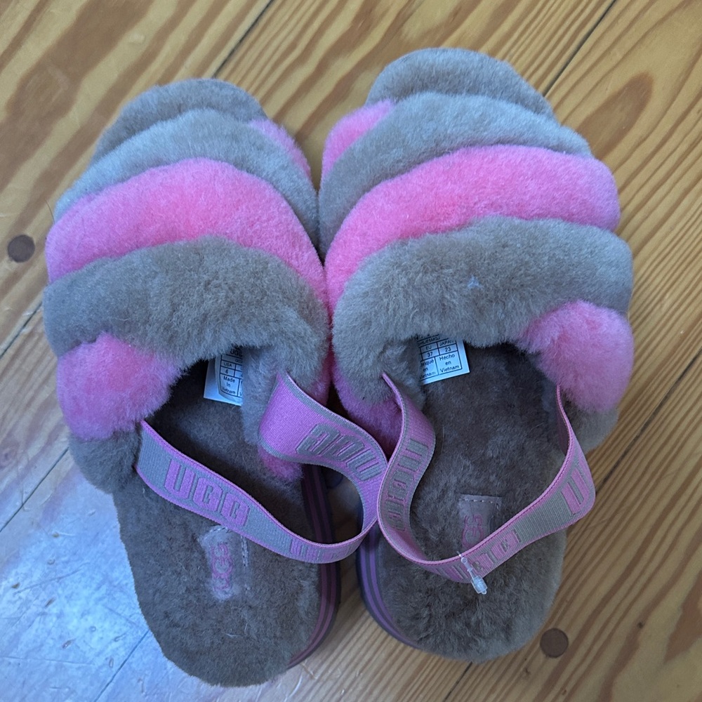 Cozy Pink and Tan UGG FLUFF YEAH Slide SZ 6 NWOT